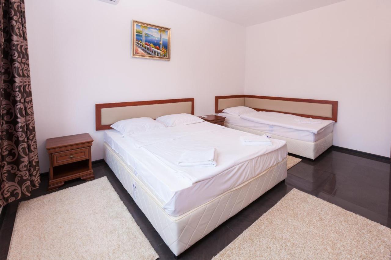 Central Beach Guest Rooms Burgas Exterior photo