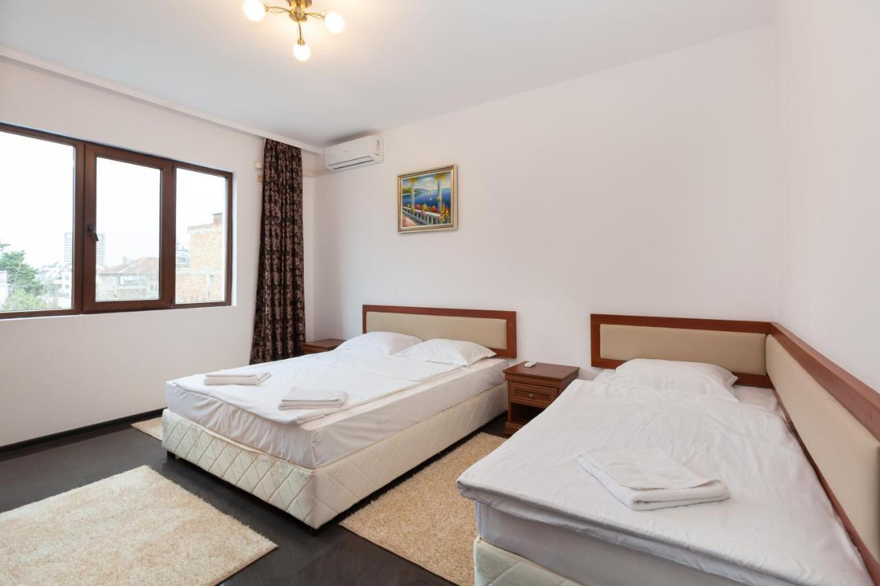 Central Beach Guest Rooms Burgas Exterior photo