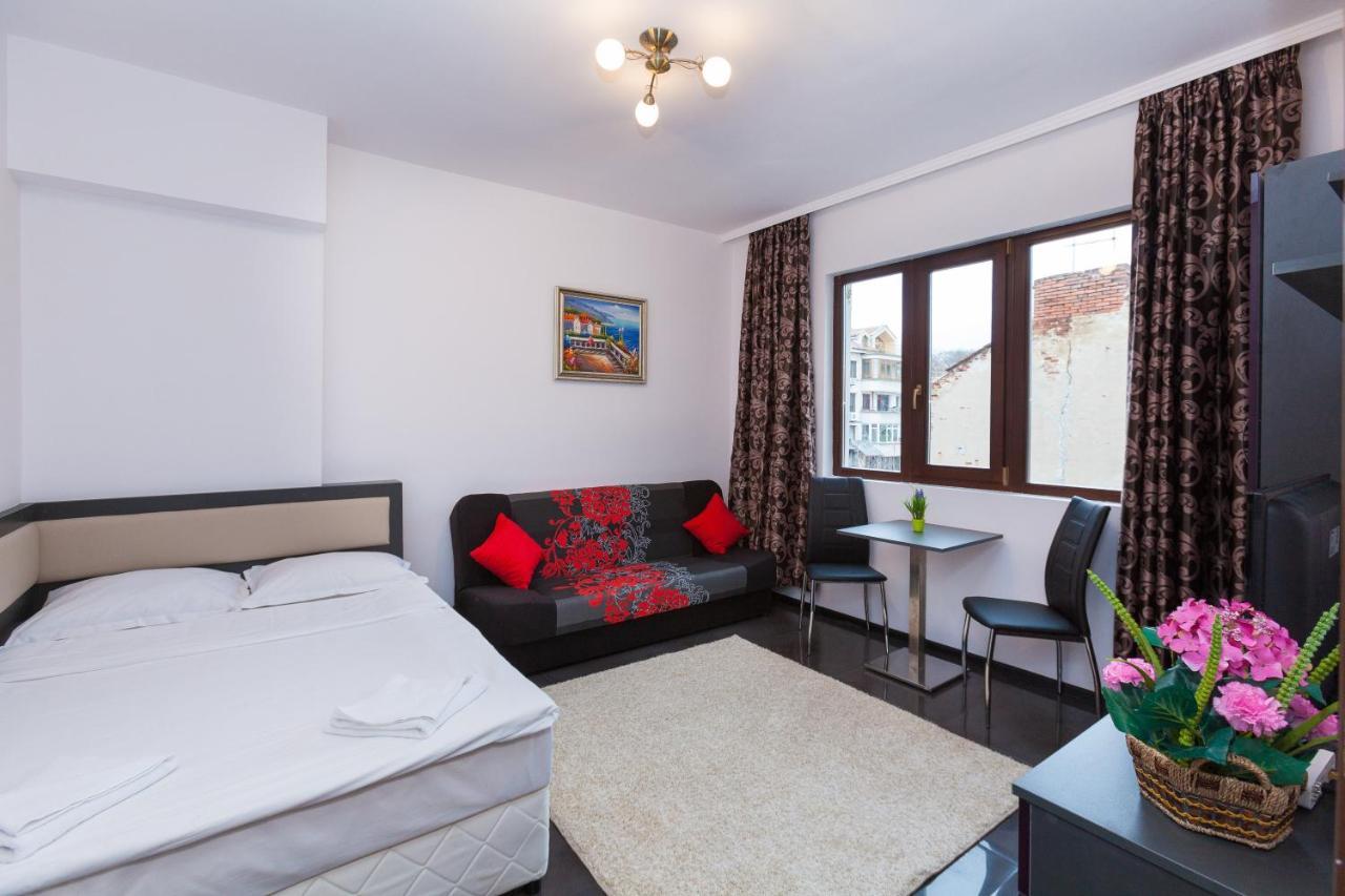 Central Beach Guest Rooms Burgas Exterior photo