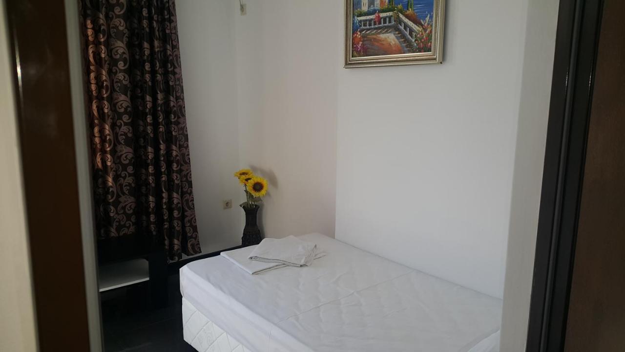 Central Beach Guest Rooms Burgas Exterior photo