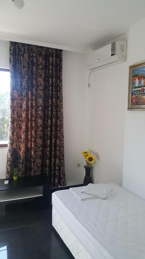 Central Beach Guest Rooms Burgas Exterior photo