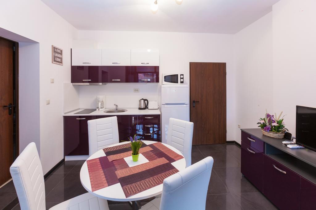 Central Beach Guest Rooms Burgas Exterior photo