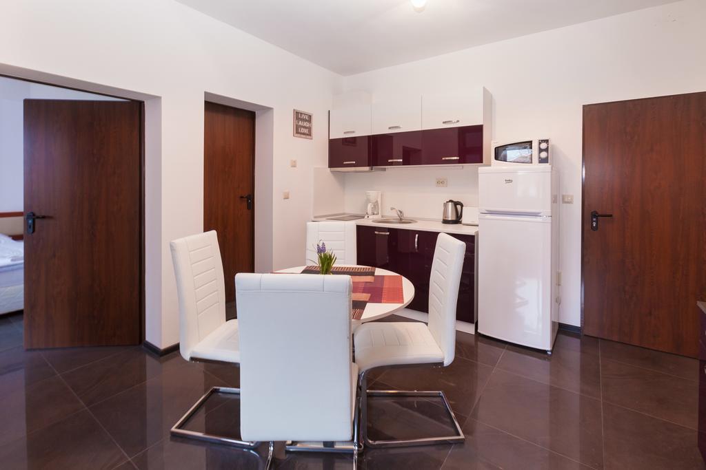 Central Beach Guest Rooms Burgas Exterior photo
